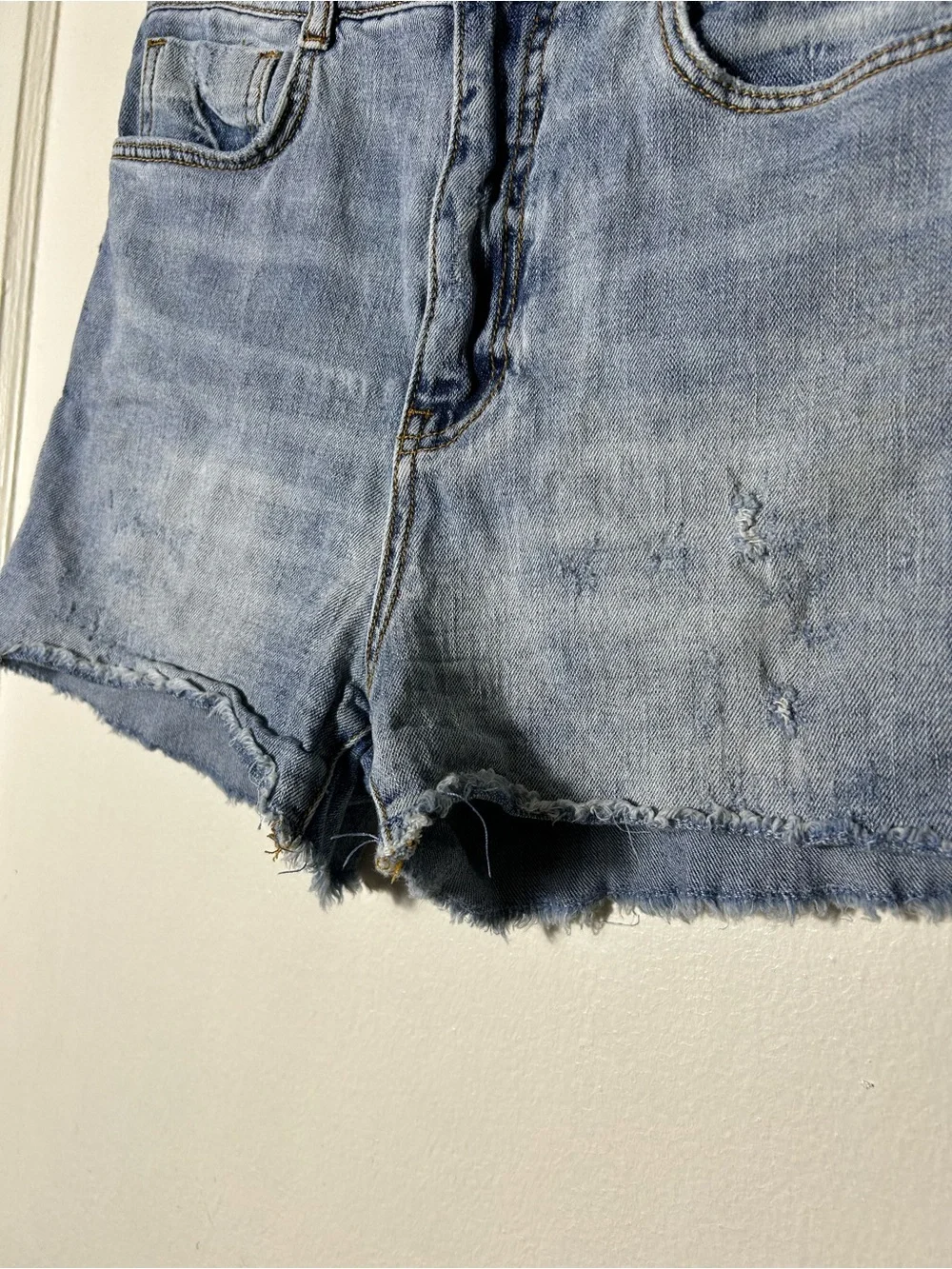 Anthropologie Pilcro light wash denim shorts womens 27 raw hem distressed - Picture 4 of 9